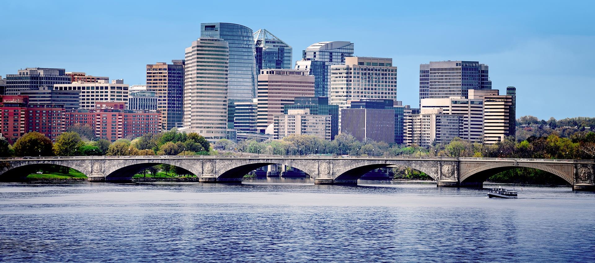 rosslyn-and-memorial-bridge-optimized-2